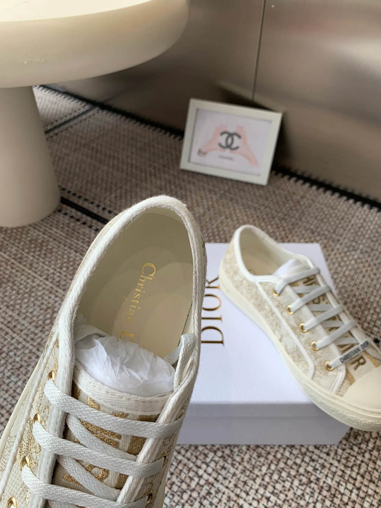 👟👟Ex-factory price 480👟👟 New color Dior Dior's new presbyopic embroidered canvas heighten thick-soled shoes, all details are consistent with the authentic ones ❗️Classic presbyopic with thick-soled series, fashionable and comfortable and also elongates the leg line, all original methods ❗️Original materials❗️ Classic embroidered presbyopic imported silk sheep lining, original cowhide lining for feet ❗️Refundable if not satisfied❗️ Code number 35-41 (40, 41 customized, non-returnable or exchangeable)